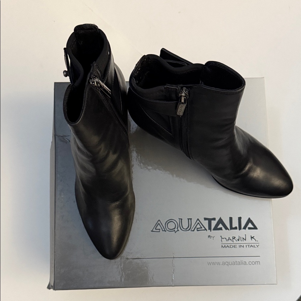 AQUATALIA Sleek Black Leather Heeled Boots - Picture 10 of 10